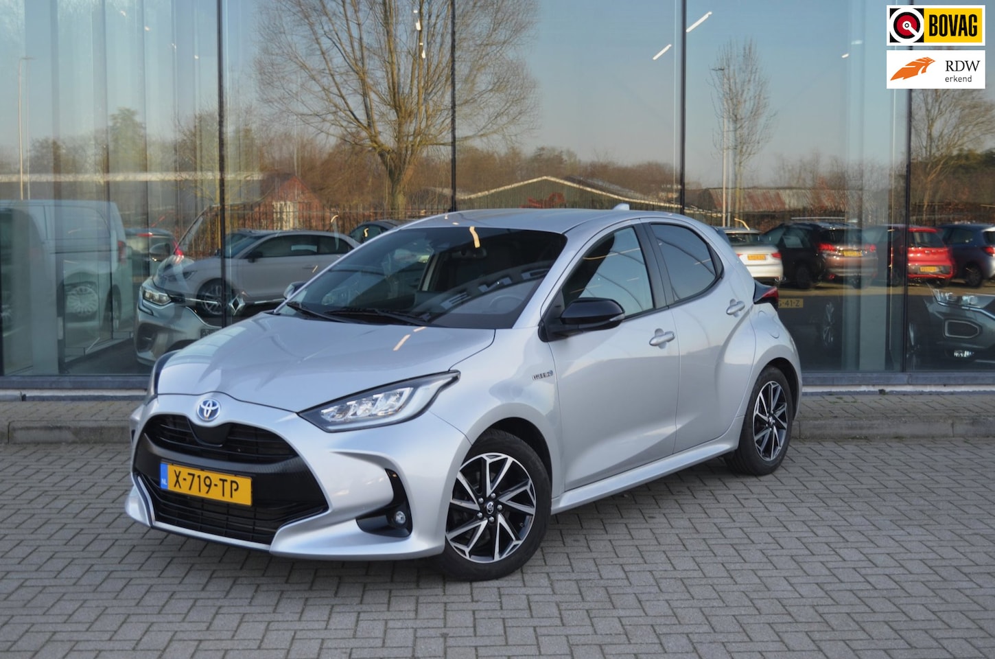 Toyota Yaris - 1.5 Hybrid Dynamic | Headup display | Adaptive cruise controle | Ledere bekleding - AutoWereld.nl