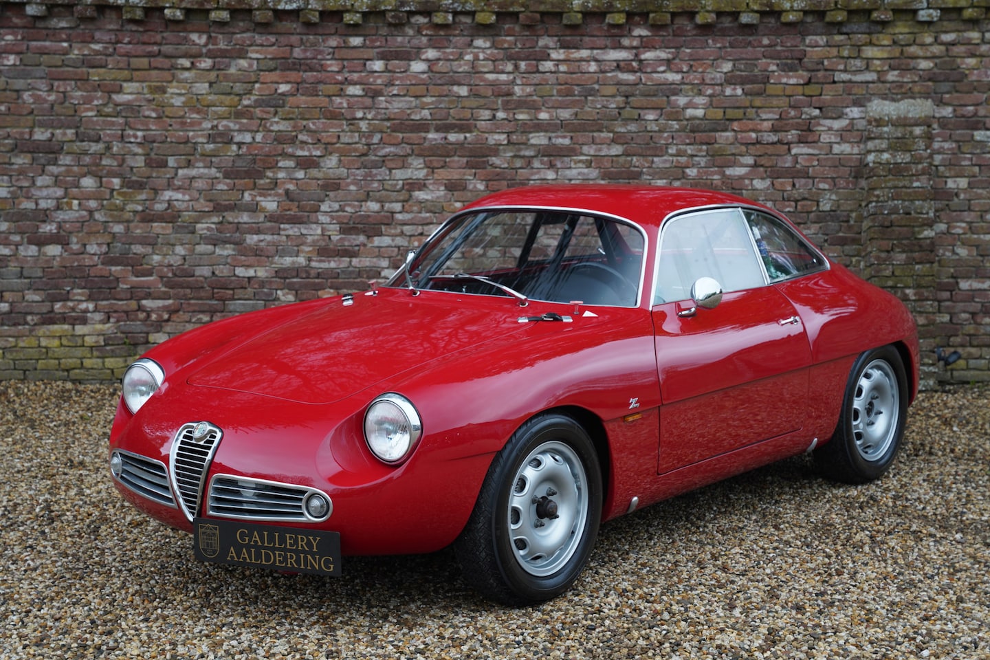 Alfa Romeo Giulietta - SZ Restored by Alfaholics Ltd., Participated in various events such as Tour Auto, Delivere - AutoWereld.nl
