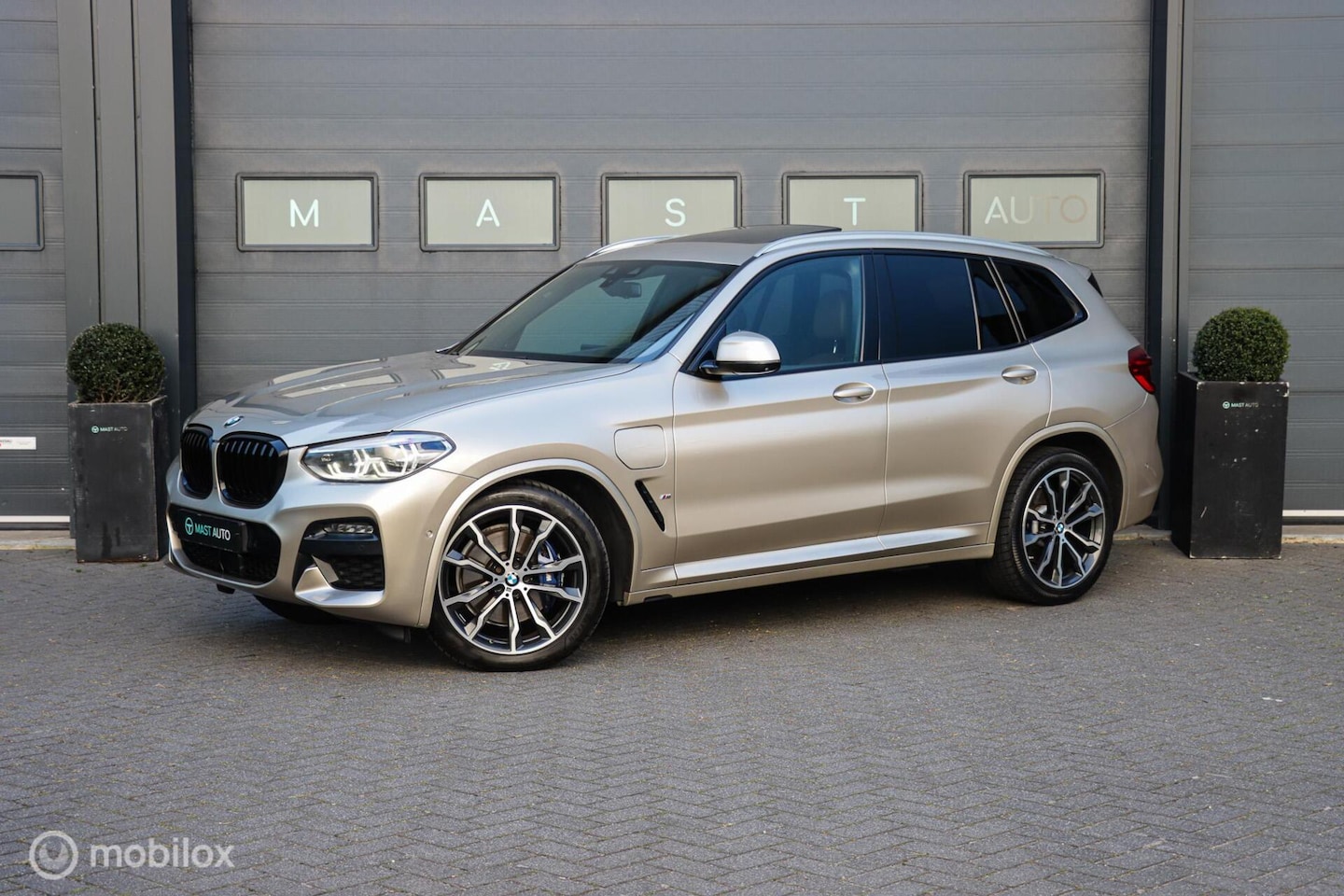 BMW X3 - xDrive30e High Executive|M-Sport|Stoelventilatie|PANO|HUD|H&K - AutoWereld.nl