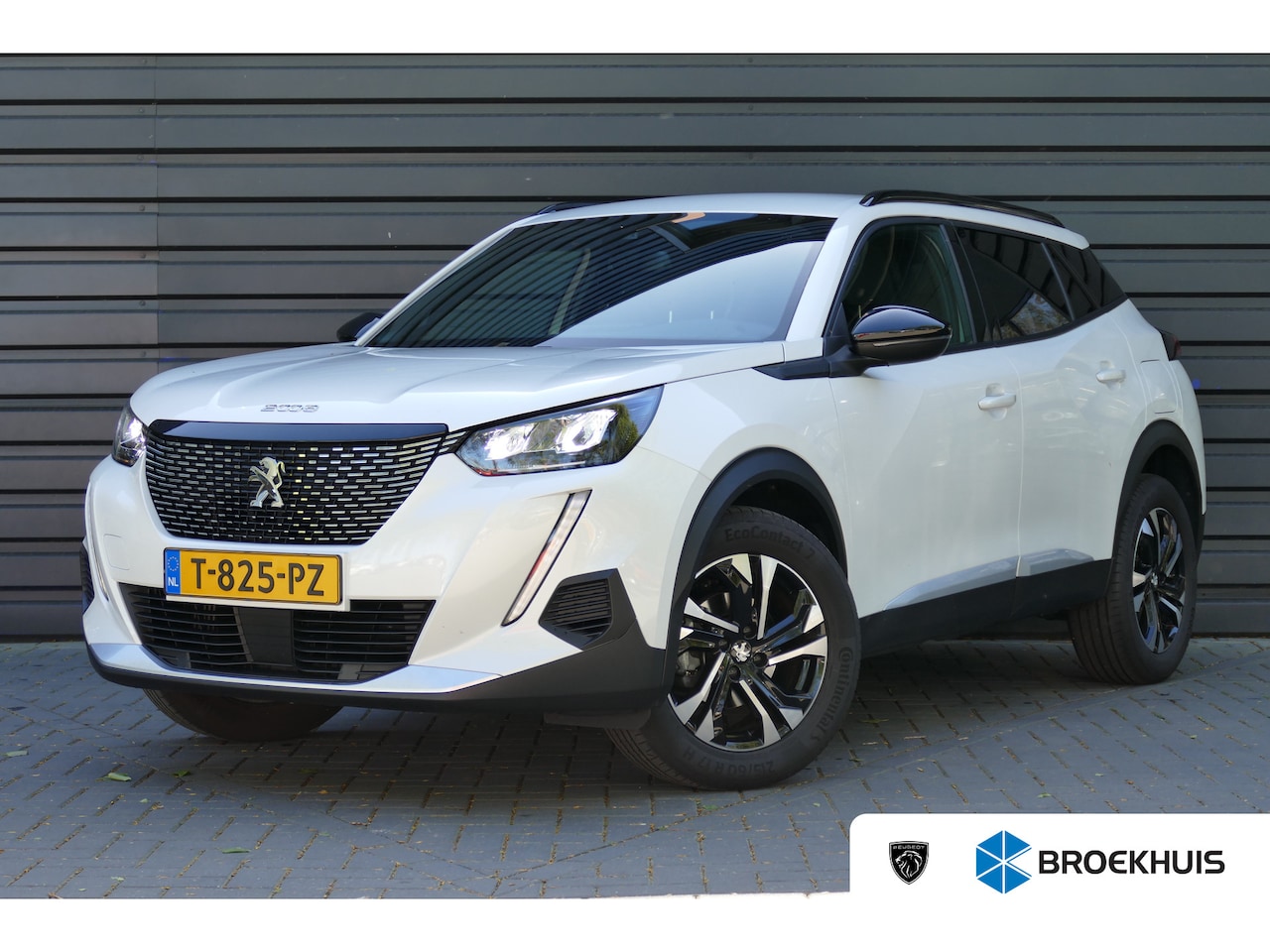 Peugeot 2008 - 1.2 PURETECH 100PK ALLURE PACK / NAVI / CLIMA / 17" LMV / CAMERA / KEYLESS / FULL-LED / BL - AutoWereld.nl