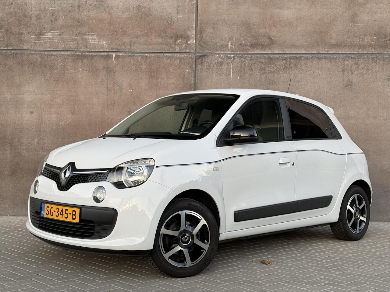 Renault Twingo - 1.0 SCe Limited | Airco | Cruise control | Bluetooth | Keurig onderhouden! | - AutoWereld.nl