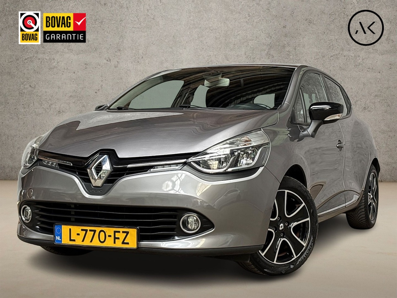 Renault Clio - 0.9 TCe Dynamic Sport (NAVIGATIE, CRUISE, LM VELGEN, SPORTSTOELEN, PARKEERSENSOREN, BLUETO - AutoWereld.nl