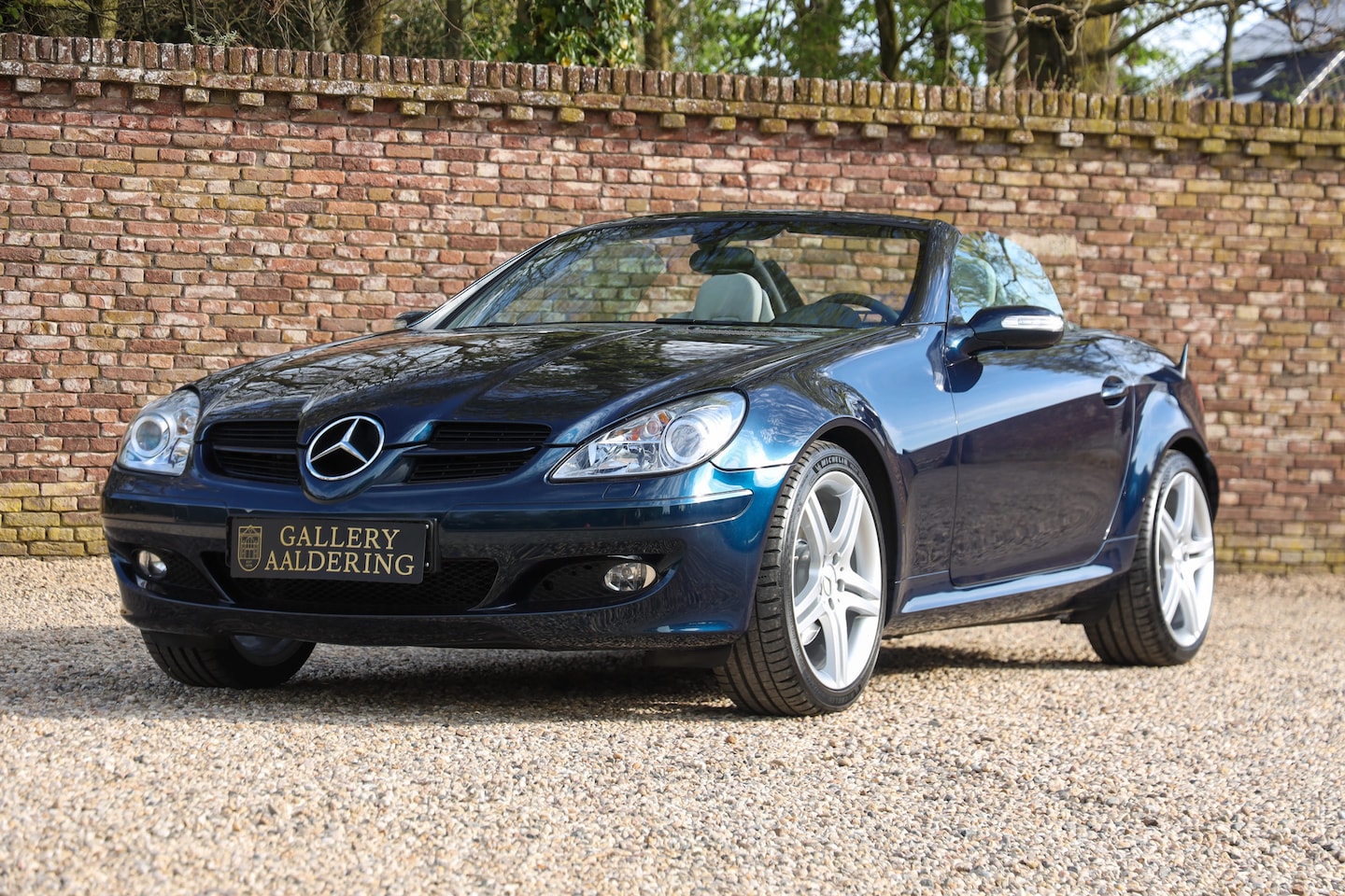 Mercedes-Benz SLK-klasse - 280 "Benitoite Blue with Alpaca" Very low mileage of less than 25000 km, It is in superb a - AutoWereld.nl