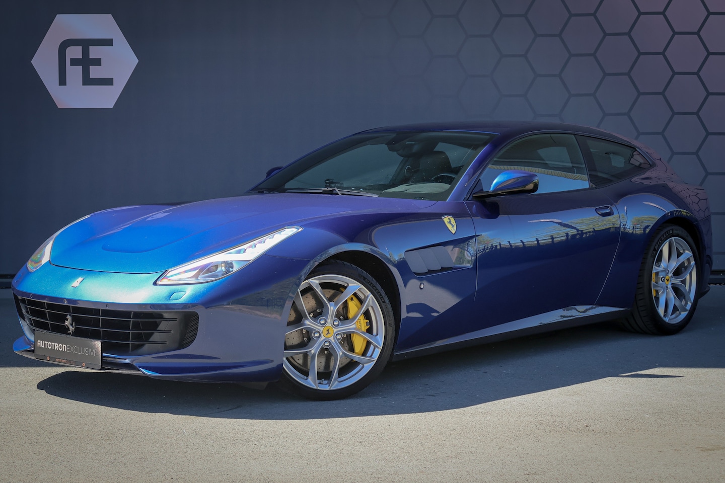 Ferrari GTC4 - T 3.9 V8 | DEALER ONDERHOUDEN | APPLE CARPLAY | CARBON INTERIEUR | LIFT | CAMERA | PASSENG - AutoWereld.nl