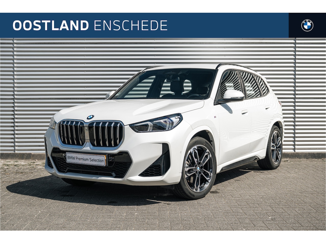 BMW X1 - xDrive23i M Sport Automaat / Trekhaak / Sportstoelen / Comfort Access / Harman-Kardon / M - AutoWereld.nl