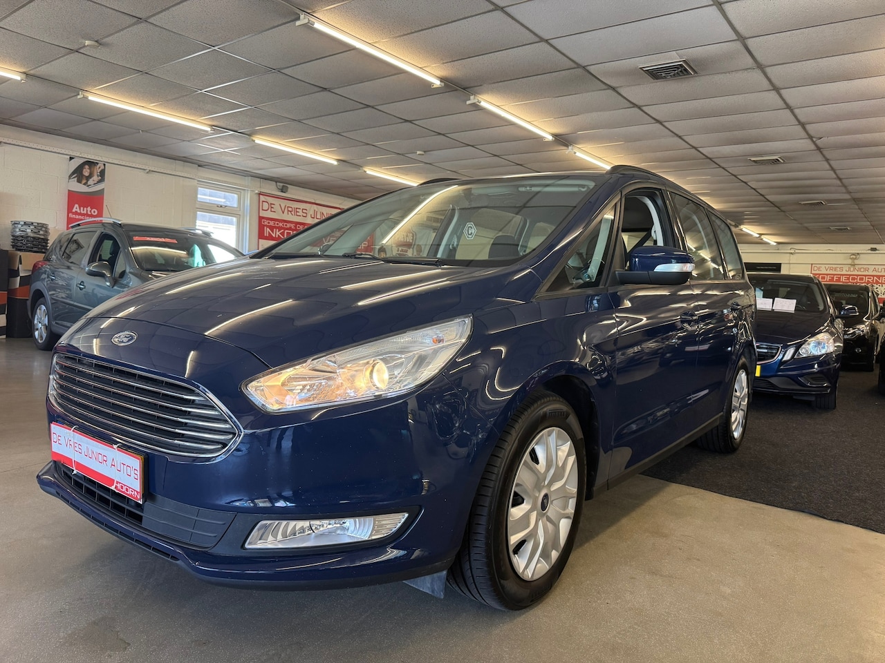 Ford Galaxy - 1.5 Titanium. Apk 18-3-27, 7-pers, netjes onderhouden, trekhaak en meer! - AutoWereld.nl