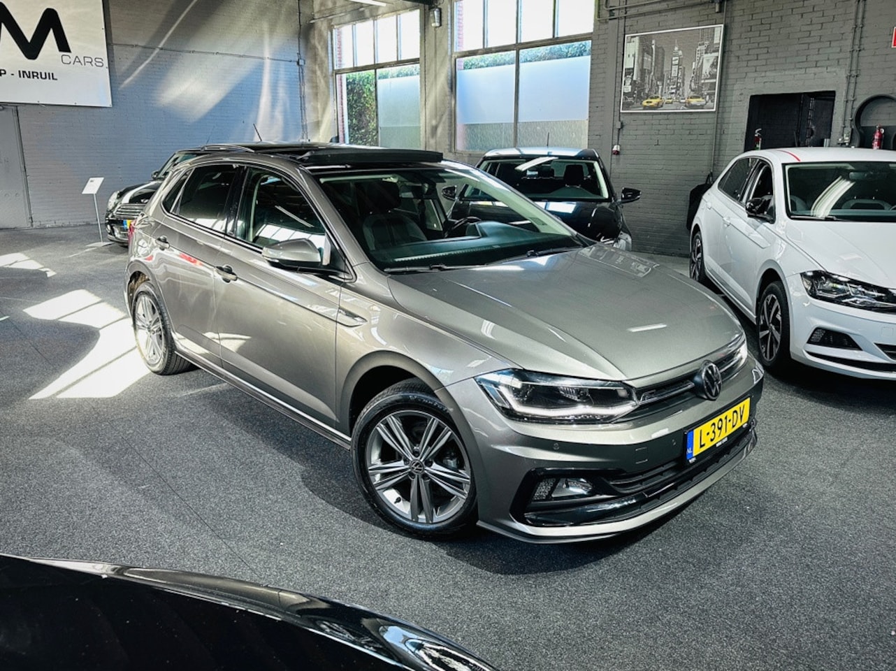 Volkswagen Polo - 1.0 TSI R-LINE EDITION - PANO - FULL LED -ALARM- ADAPT CRUISE - BEATS - SFEERVERL - PDC - - AutoWereld.nl