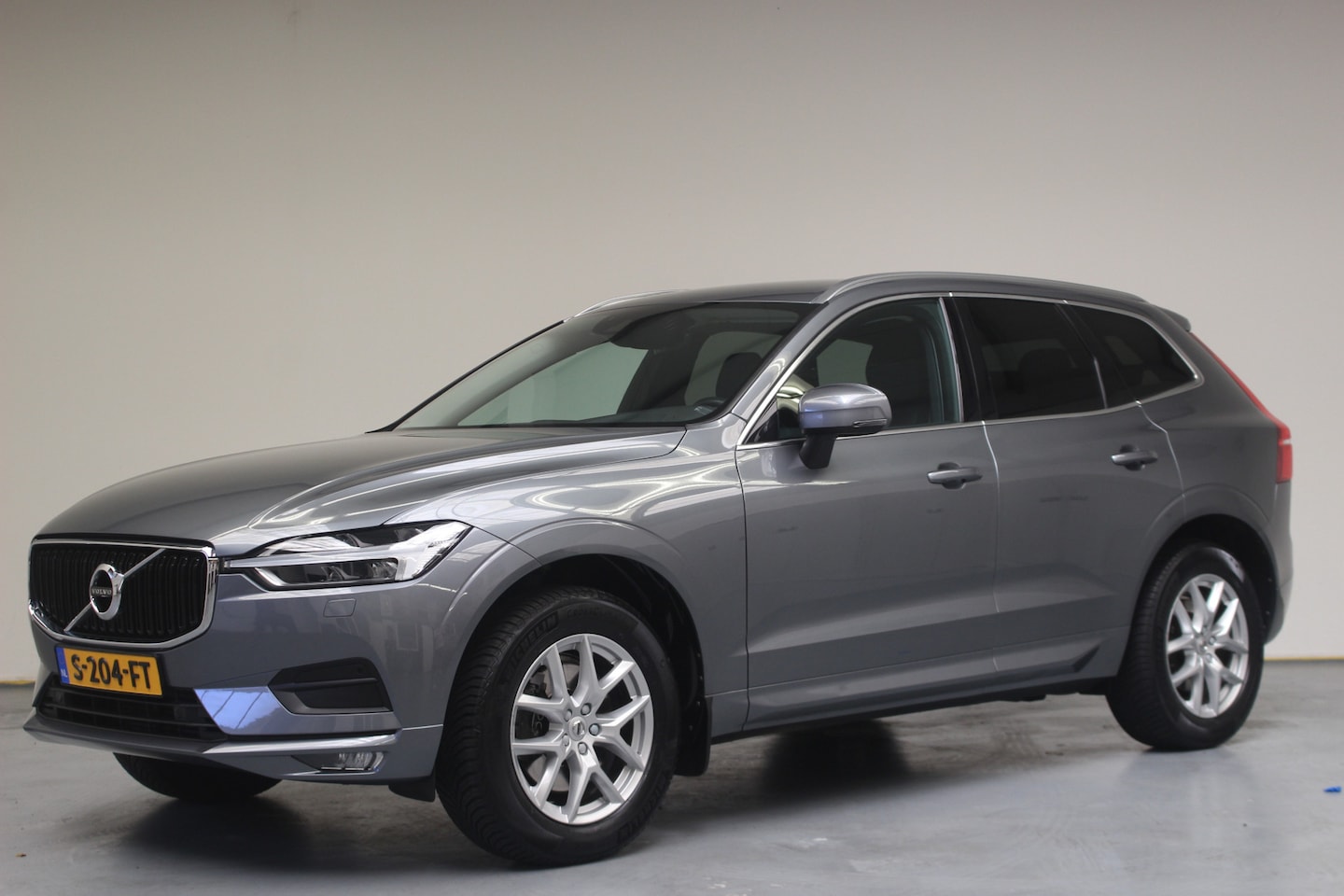 Volvo XC60 - T5 Momentum Pro | Rijklaarprijs | Trekhaak | Leer | - AutoWereld.nl