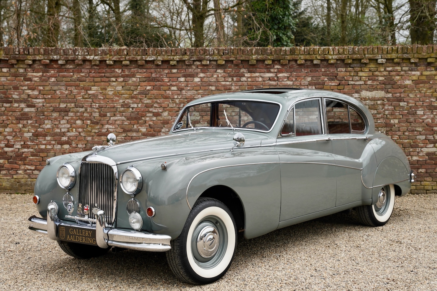 Jaguar Mark IX - Saloon Restored with a view to using it regularly, Equipped with a metal sliding roof and - AutoWereld.nl