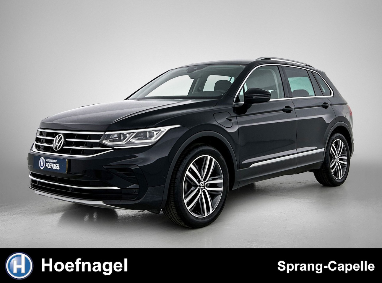 Volkswagen Tiguan - 1.4 TSI eHybrid Elegance | Trekhaak | Camera | CarPlay | Adaptive Cruise | Stoelverwarming - AutoWereld.nl