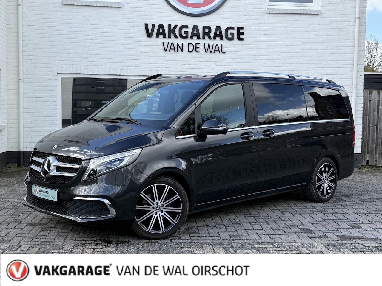 Mercedes-Benz V-klasse - 300d Lang DC Avantgarde Edition | 360°-camera | Stoelventilatie | Burmester | Trekhaak | 1 - AutoWereld.nl