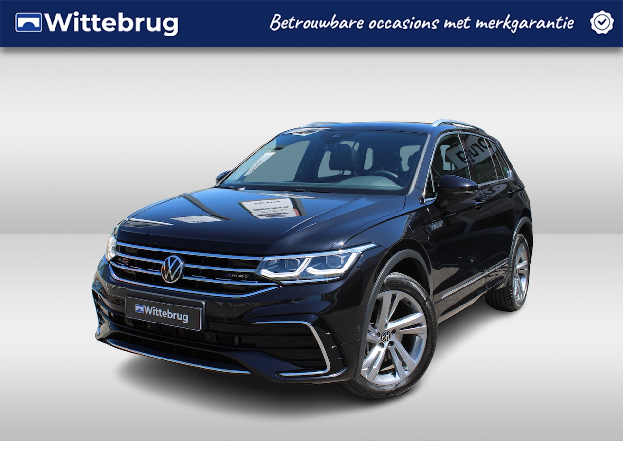 Volkswagen Tiguan - 1.4 TSI eHybrid 245pk R-Line DSG AUTOMAAT / Panorama dak / LM 19 inch / Leder R-Line / 360 - AutoWereld.nl