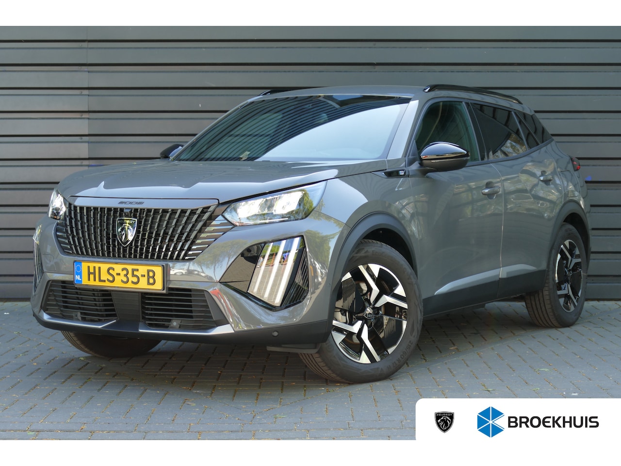 Peugeot e-2008 - EV 54KWH ALLURE AVANTAGE AUTOMAAT / NAVI / CLIMA / CAMERA V+A / 17"LMV / KEYLESS / 8 JAAR - AutoWereld.nl