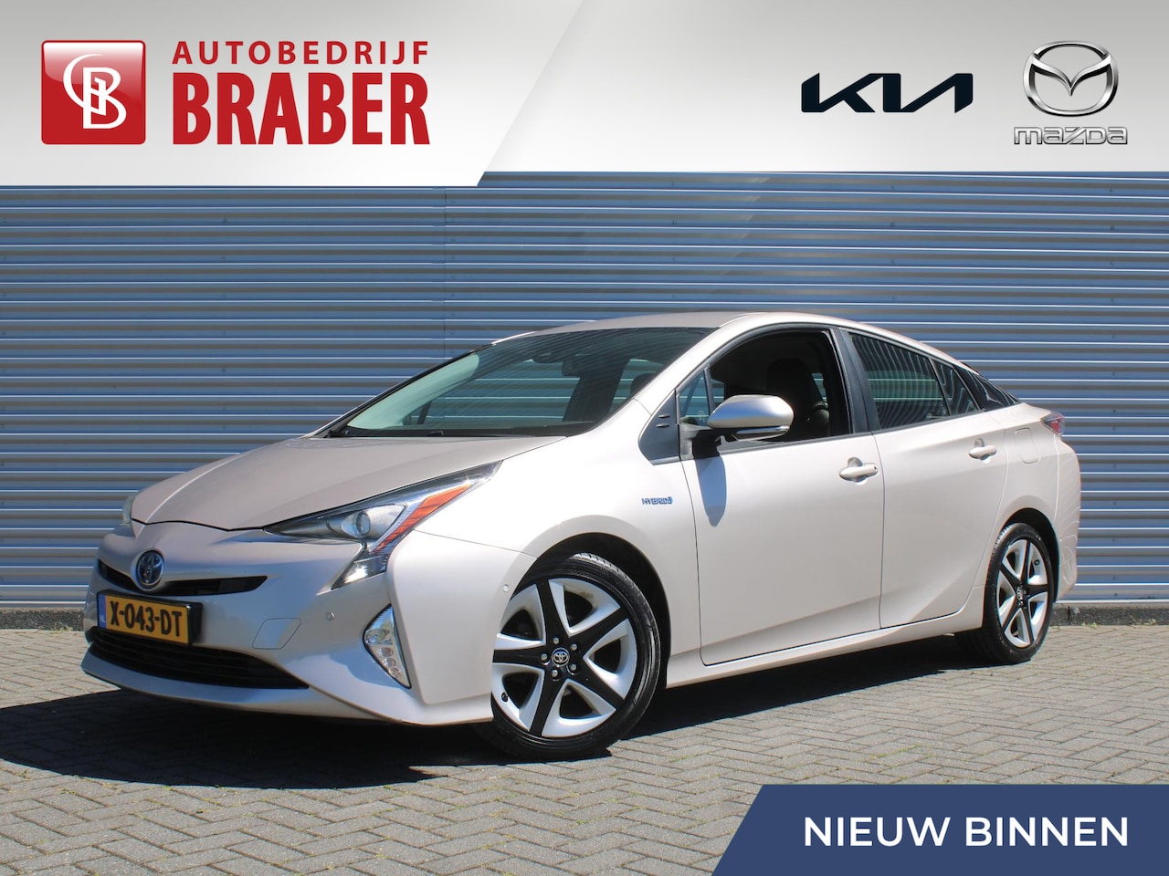 Toyota Prius - 1.8 Executive | Trekhaak | Stoelverwarming | Camera | Leer | Dodehoek detectie | JBL audio - AutoWereld.nl