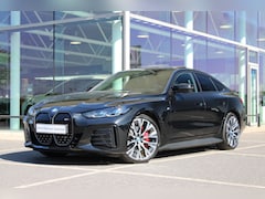 BMW i4 - M50 / Schuif-kanteldak / Trekhaak / Laserlight / M Adaptief onderstel / Parking Assistant