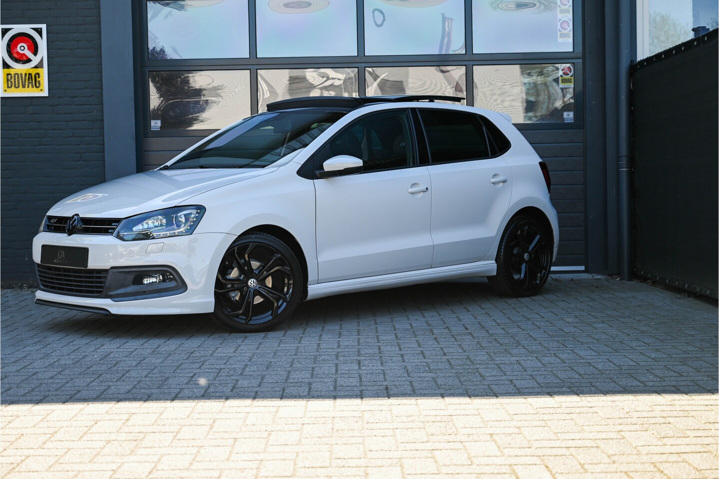 Volkswagen Polo - 1.2 TSI R-Line Edition PANO, Cruise control - AutoWereld.nl