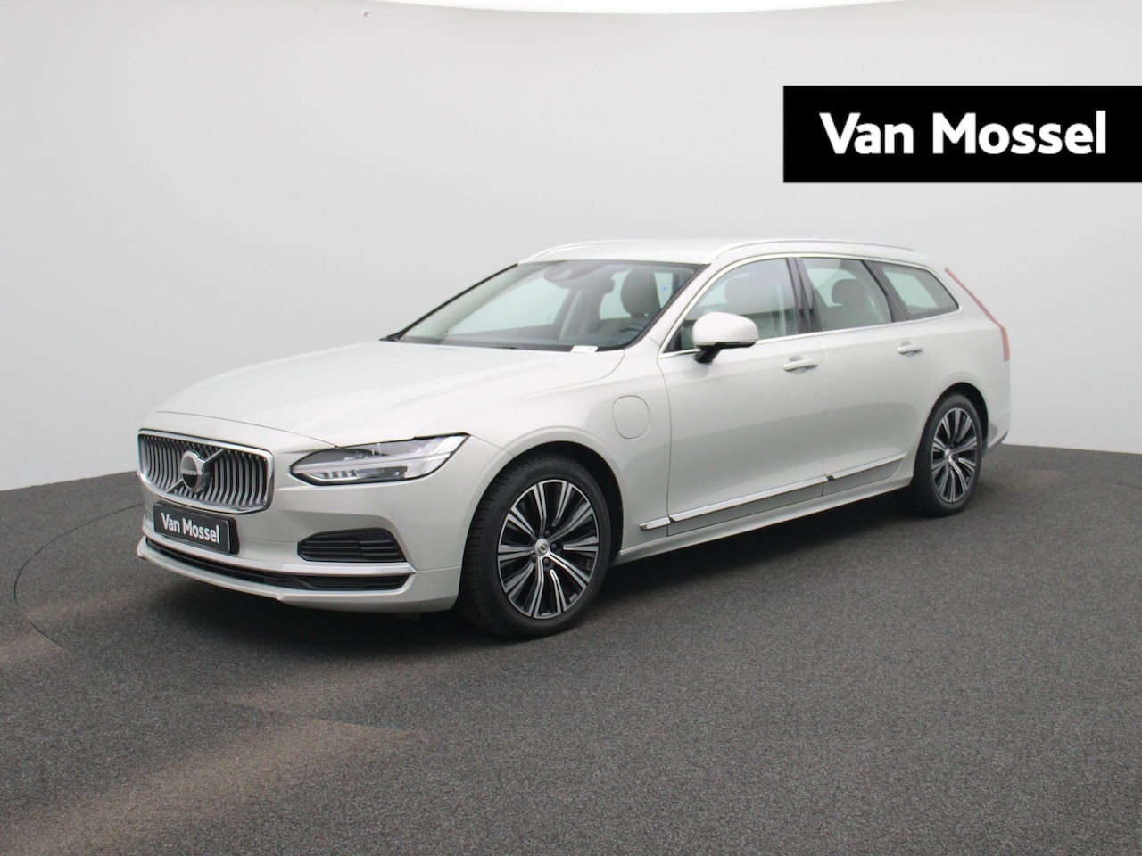 Volvo V90 - 2.0 T6 AWD Inscription | Navigatie | Trekhaak | Apple Carplay / Android Auto | Cruise Cont - AutoWereld.nl