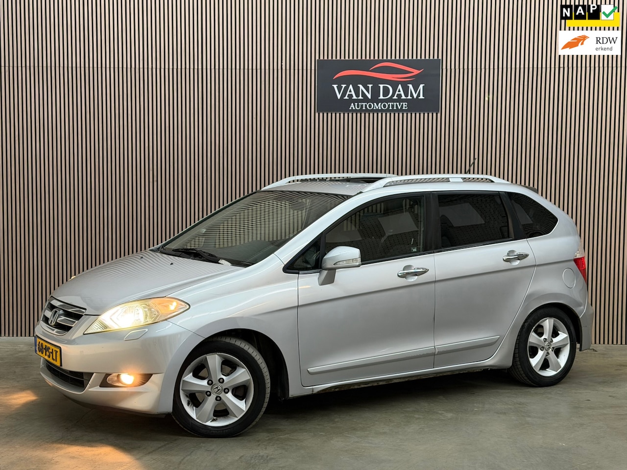 Honda FR-V - 2.0i Executive 2004 NAP PANO TREKHAAK NAVI CRUISE - AutoWereld.nl