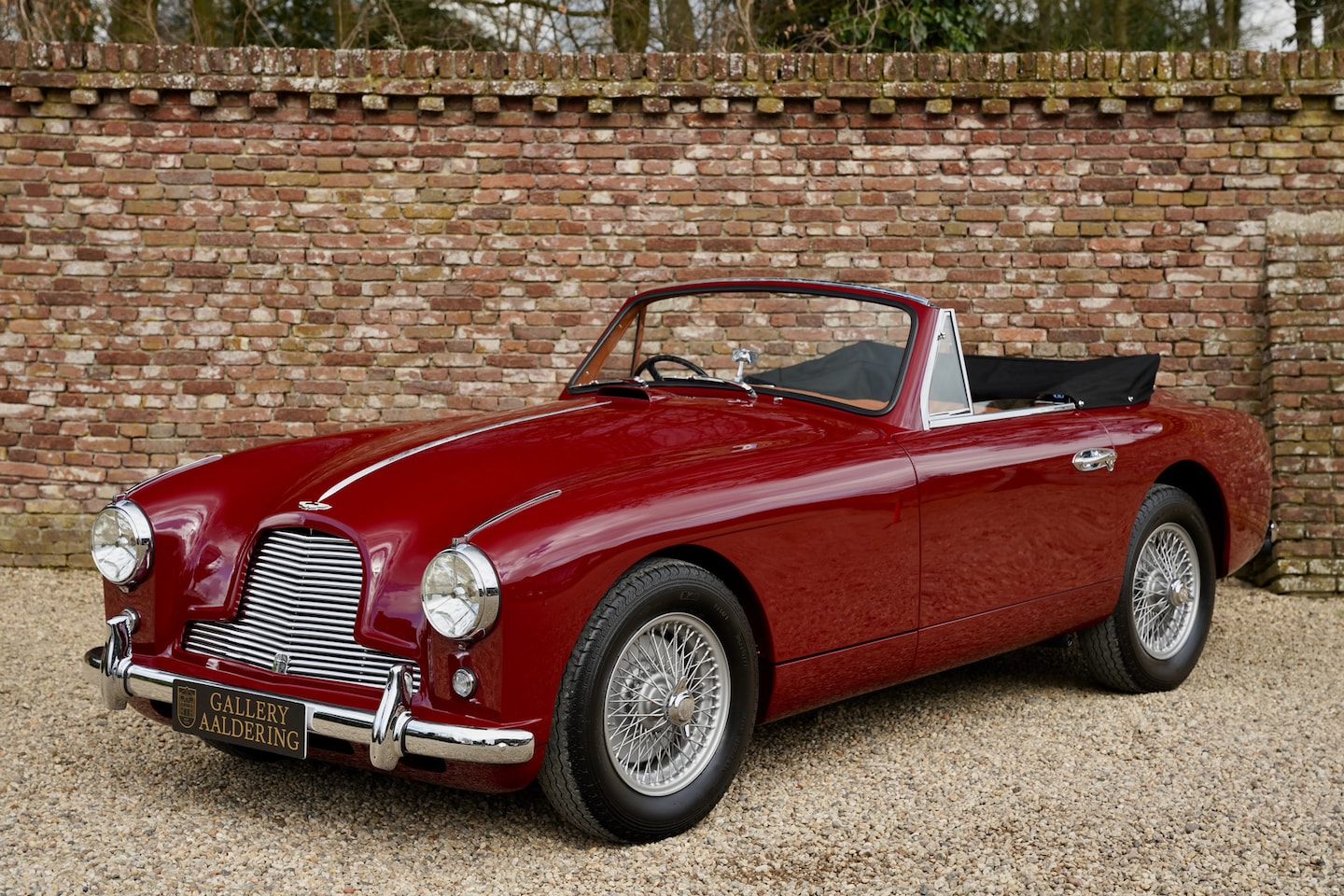 Aston Martin DB2/4 - Mk1 Drophead Coupé Extensive "Nut & Bolt" restoration - No expenses spared, Matching Numbe - AutoWereld.nl