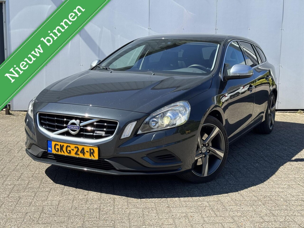 Volvo V60 - 3.0 T6 AWD R-Design 3.0 T6 AWD R-Design - AutoWereld.nl