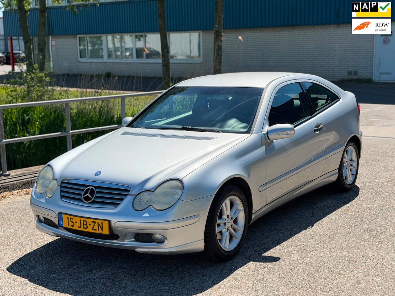 Mercedes-Benz C-klasse Sportcoupé - 180!2002!Automaat!Airco!LM. velgen! 1 jaar APK! - AutoWereld.nl