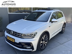Volkswagen Tiguan - 1.5 TSI 150pk DSG ACT Highline Business R R-line Panorama Trekhaak Assistentie pakket Navi