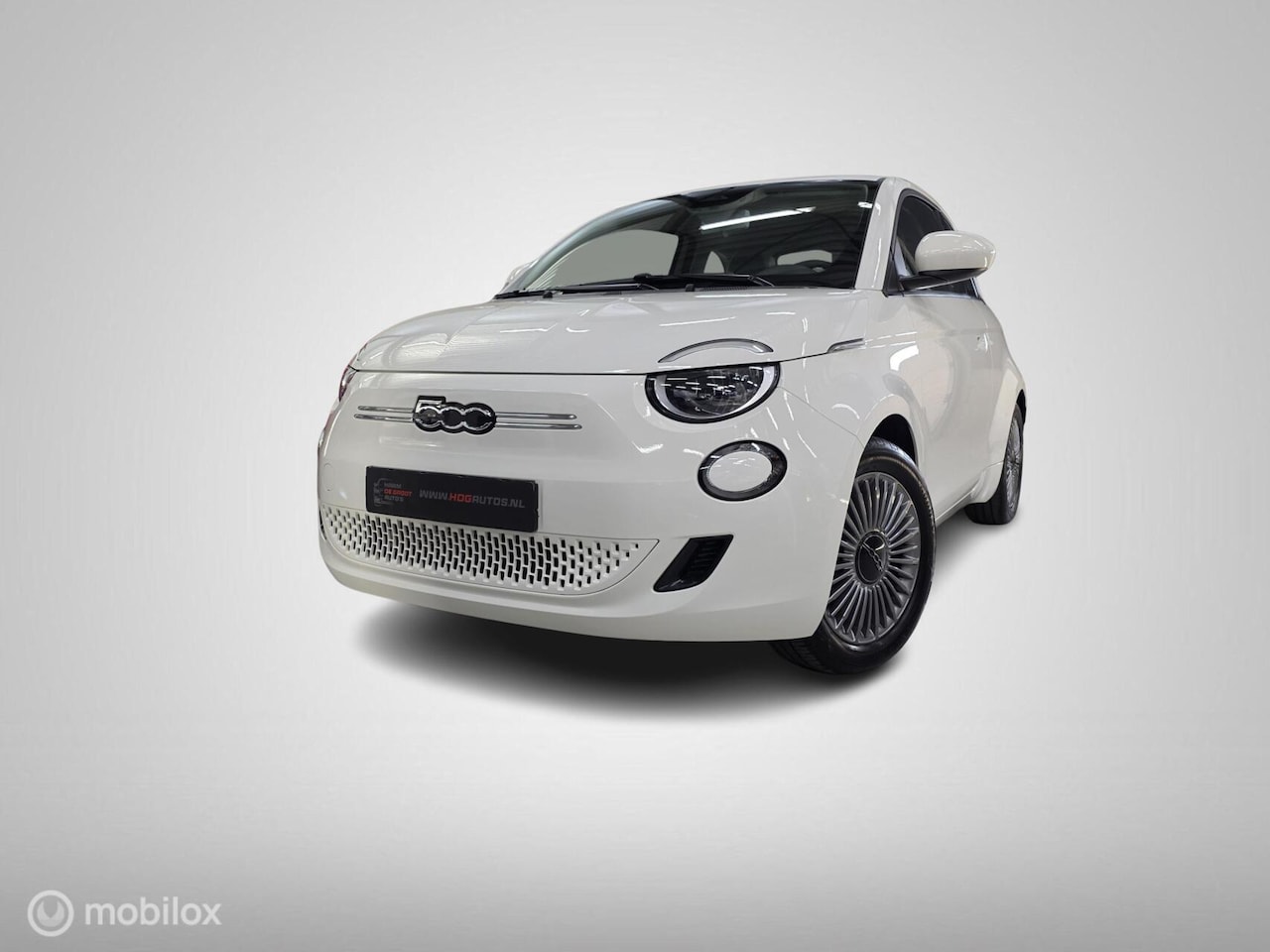 Fiat 500e - Icon 42 kWh 8800km/Cruise/Clima/Camera/PDC/Keyless - AutoWereld.nl