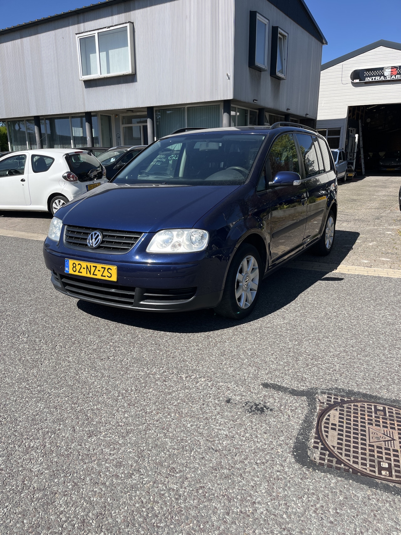 Volkswagen Touran - 1.6-16V FSI Athene Airco. Keurig nette en zeer goed rijdende MPV. - AutoWereld.nl