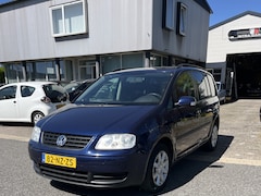 Volkswagen Touran - 1.6-16V FSI Athene Airco. Keurig nette en zeer goed rijdende MPV