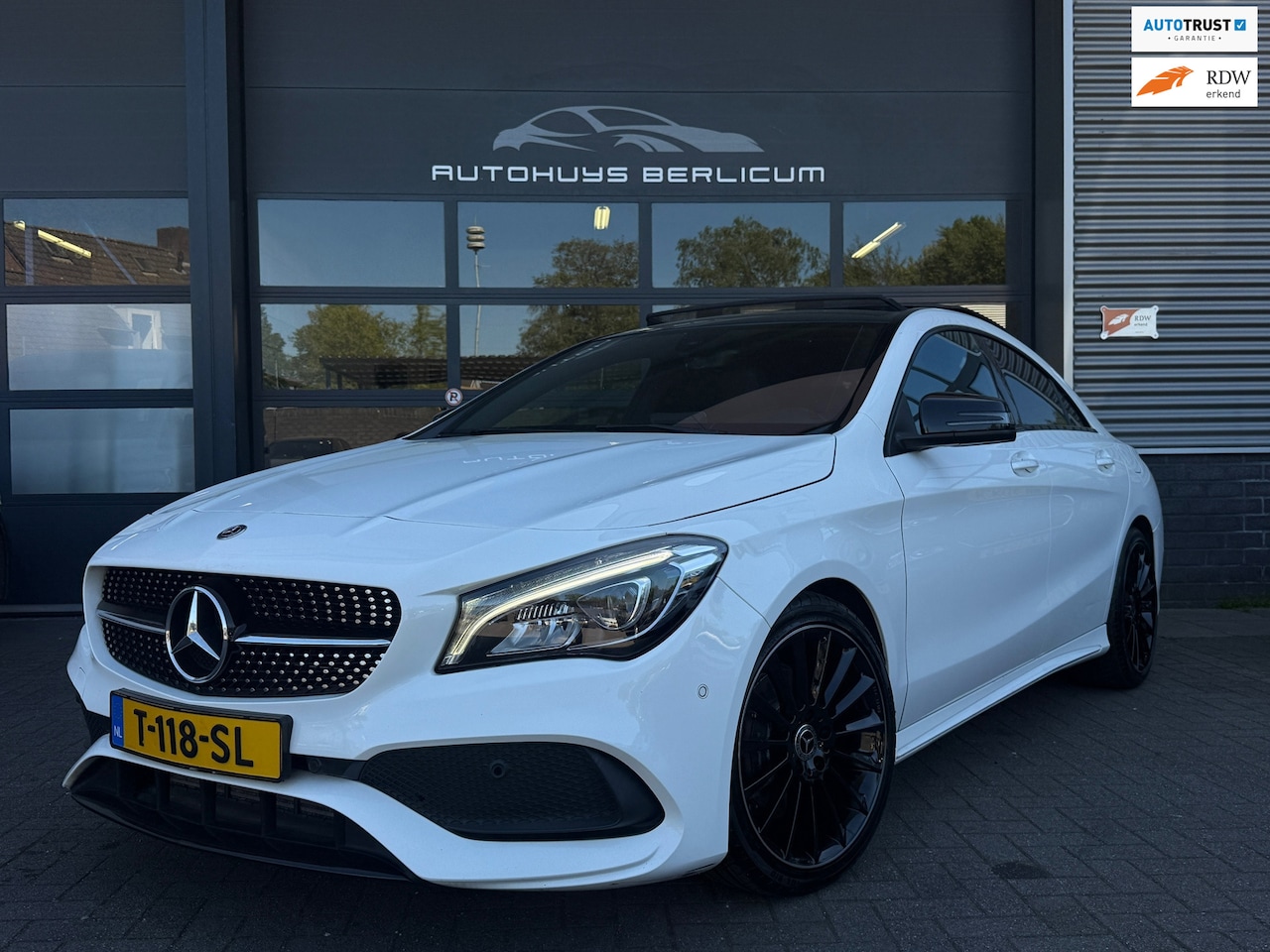 Mercedes-Benz CLA-Klasse - 200 Ambition Pano Camera Stoelverwarming - AutoWereld.nl