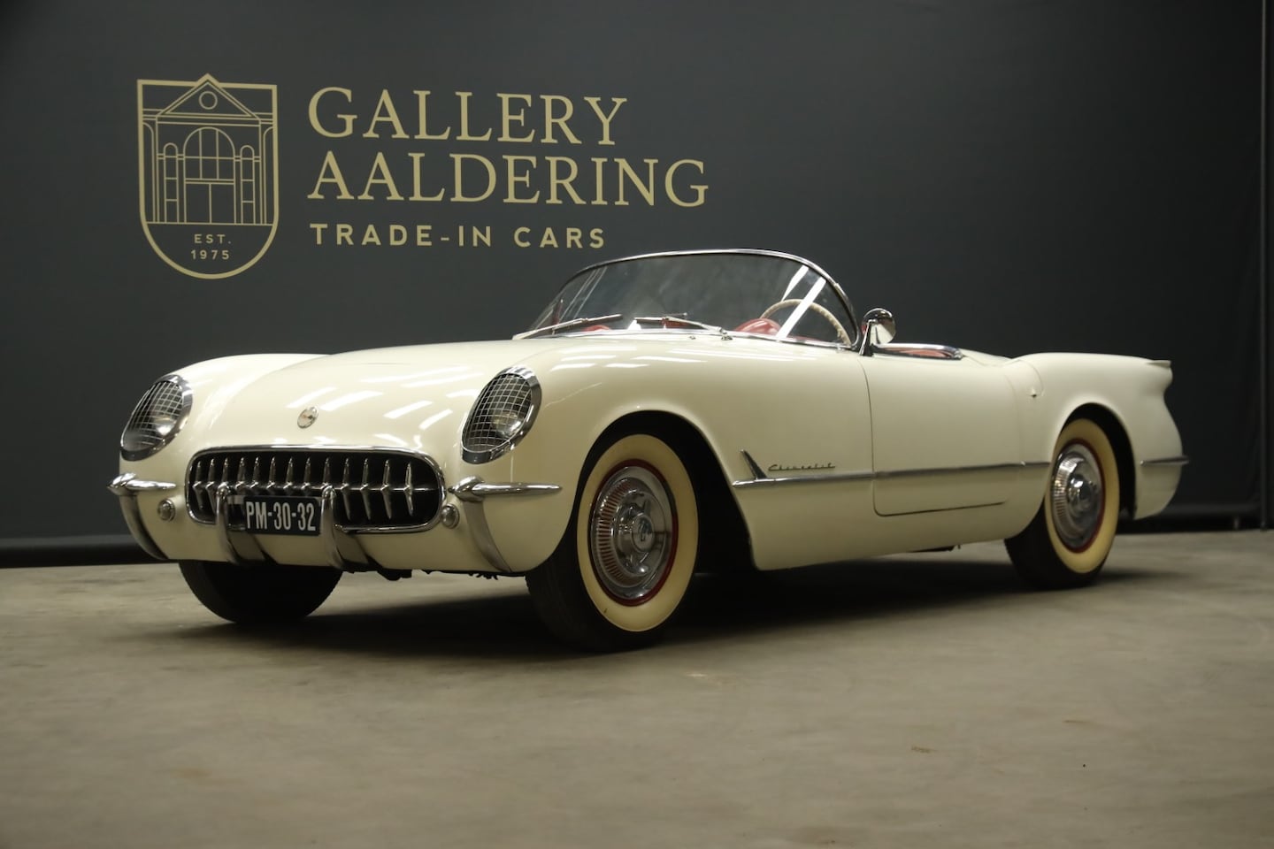 Corvette C1 - Convertible Trade-in-car Attractively finished in "Polo White" with red interior, Original - AutoWereld.nl