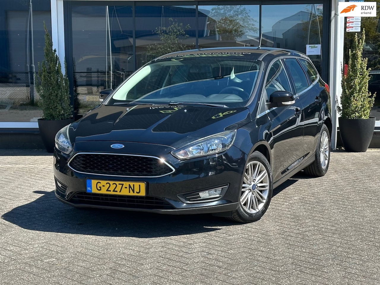 Ford Focus Wagon - 1.0 Lease Edition / Airco / Lage km stand - AutoWereld.nl
