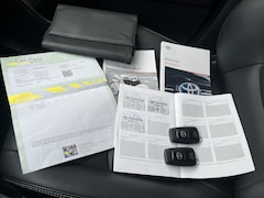 Toyota RAV4 - 2.5 Hybrid Business Plus // TREKHAAK // ADAPT. CRUISE // ELEK. ACHTERKLEP + STOEL // LEDER