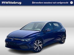 Volkswagen Golf - 1.5 eTSI 150pk R-Line DSG Automaat / Panorama schuifdak / Navigatie / APP / Camera / LM 18