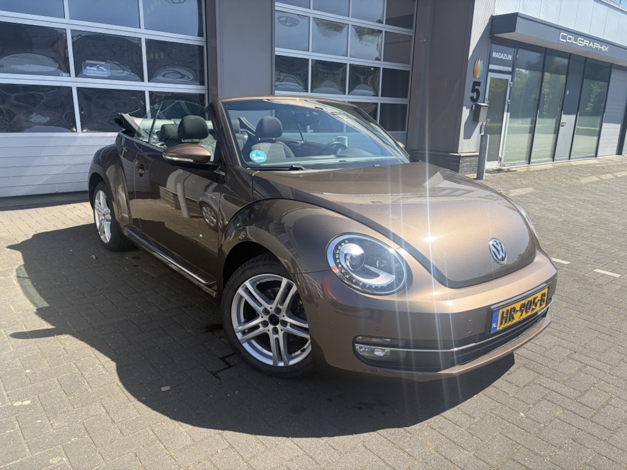 Volkswagen Beetle Cabriolet - 1.6 TDI Design/ AUTOMAAT/UNIEK IN NL ! - AutoWereld.nl