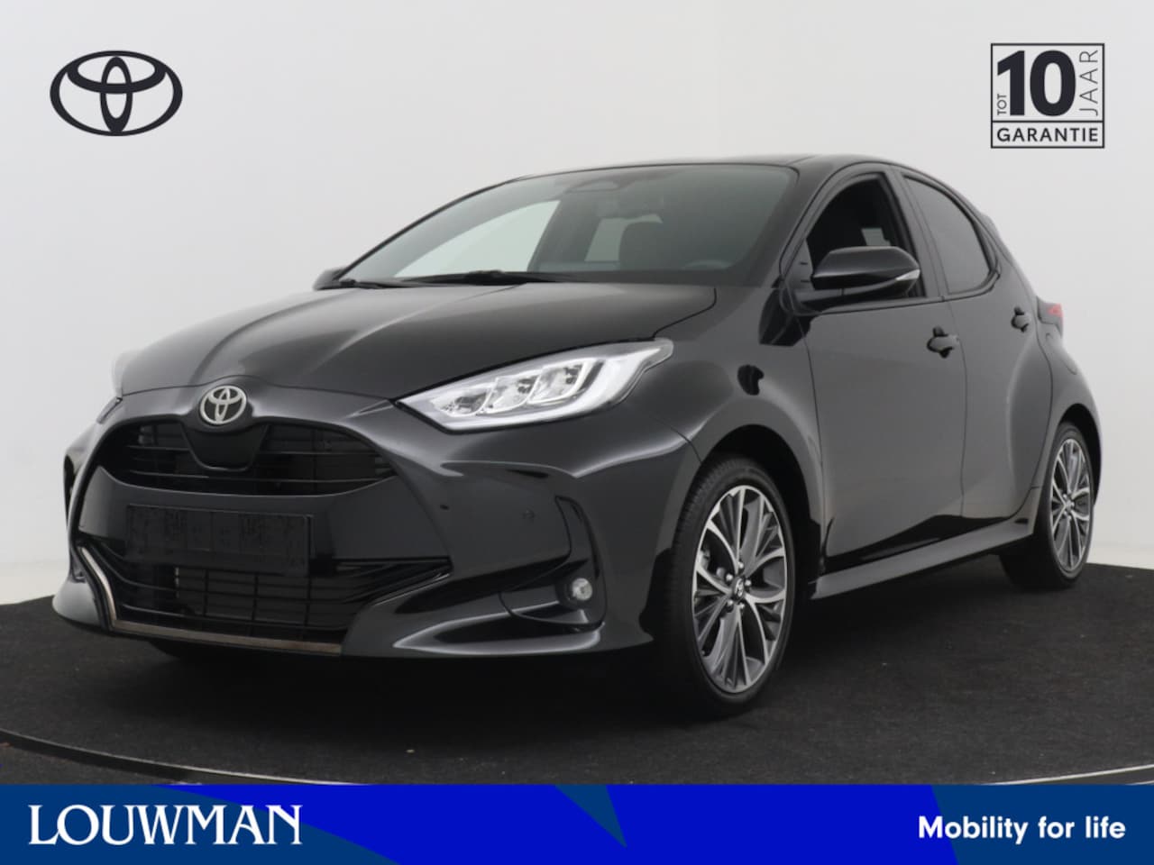 Toyota Yaris - 1.5 Hybrid 130 Executive * Direct Leverbaar* - AutoWereld.nl