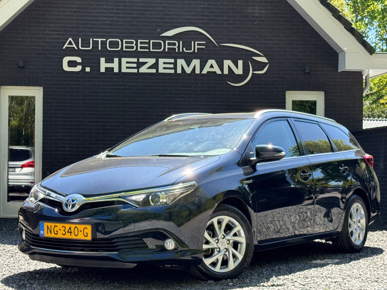 Toyota Auris Touring Sports - 1.8 Hybrid Dynamic 39dkm NAP NIEUWSTAAT UNIEK DEALER ONDERHOUDEN - AutoWereld.nl