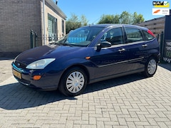 Ford Focus - 1.6-16V Ghia | 5drs | airco inruilkoopje | VASTEPRIJS MINDER BIEDEN IS NIET MEER KOPEN