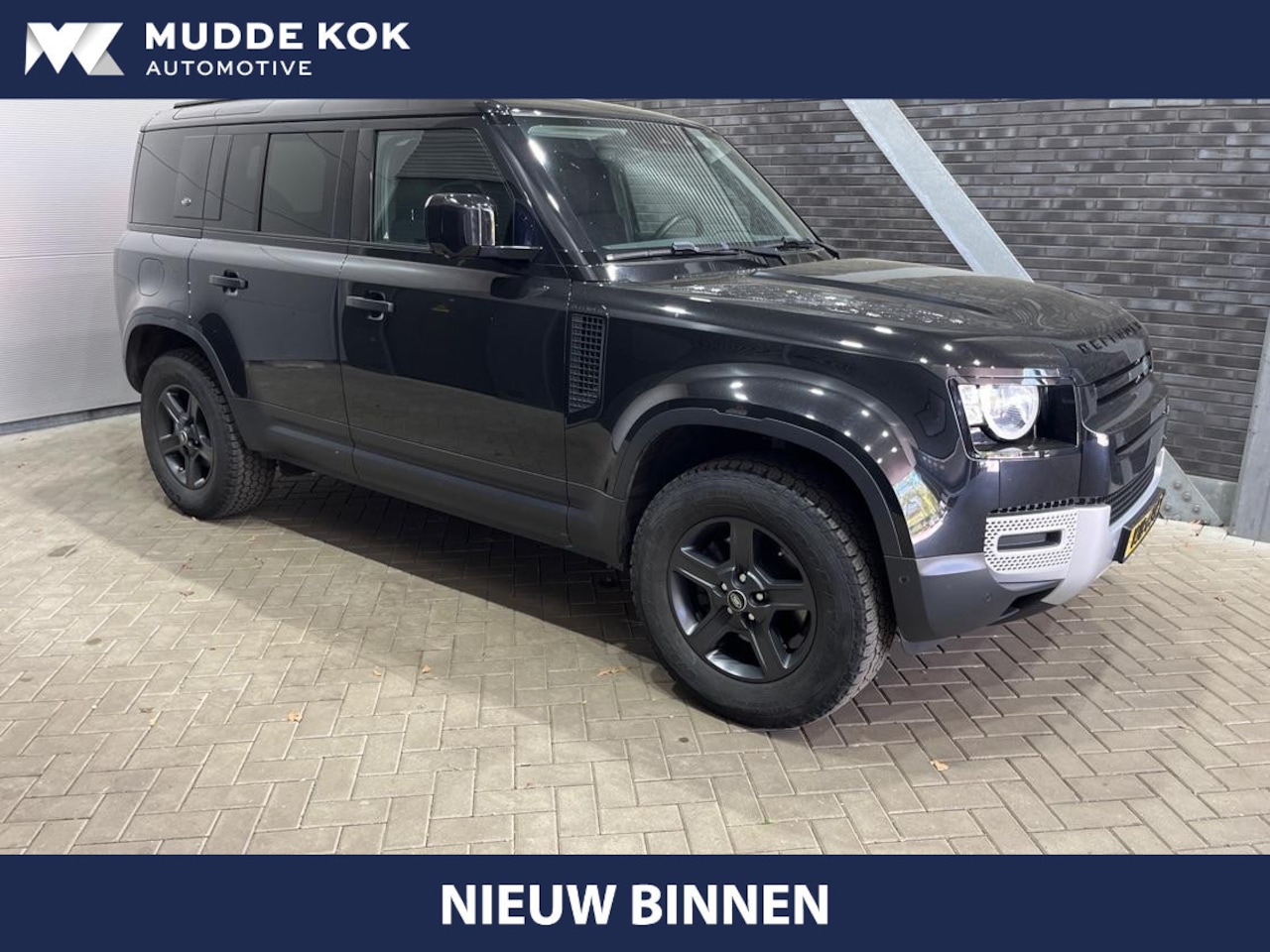 Land Rover Defender 110 - 2.0 D240 | COMMERCIAL | Panoramadak | 360° Camera | Stoel+Stuurverwarming - AutoWereld.nl