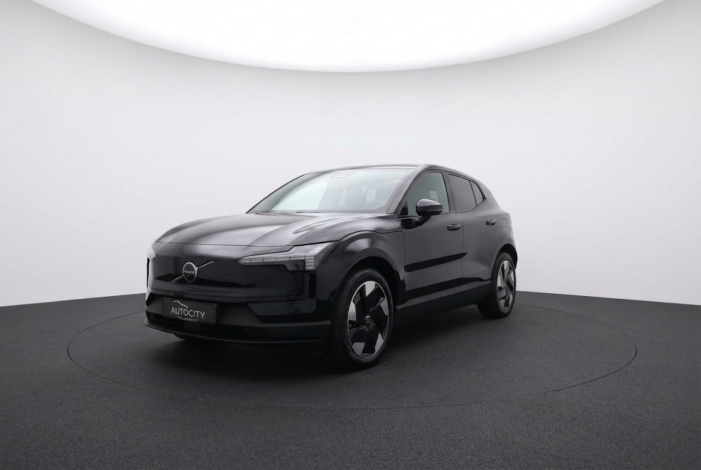Volvo EX30 - Ultra Single Extended Range 69kwh 272pk 98% SOH l Pano l 360 Cam - AutoWereld.nl