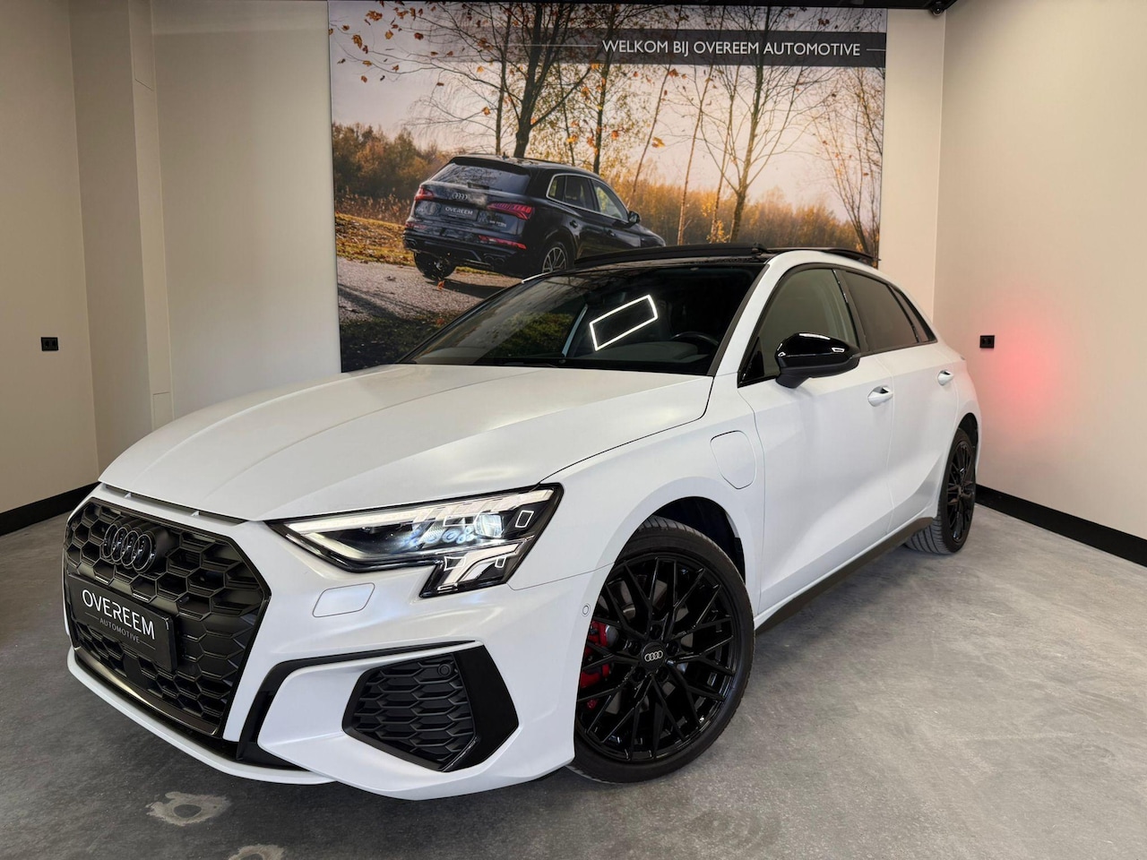 Audi A3 Sportback - 45 TFSI e S edition Competition 245PK | Panoramadak | Full matt PPF | Leder int. | Achteru - AutoWereld.nl