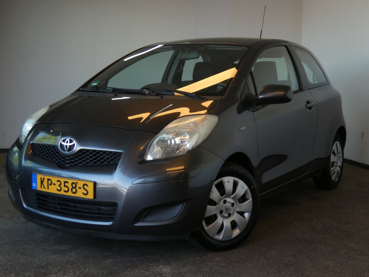 Toyota Yaris - 1.0 VVTi Cool 1.0 VVTi Cool - AutoWereld.nl