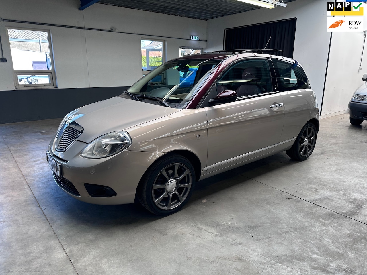 Lancia Y(psilon) - Ypsilon 1.4-16V Platino|Airco|Schuif-kantel dak - AutoWereld.nl