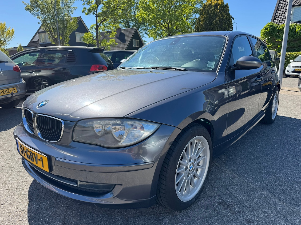 BMW 1-serie - 118i Business Line 118i Business Line 5Drs,Apk 29/4/27,Airco,Cruise,Nap - AutoWereld.nl