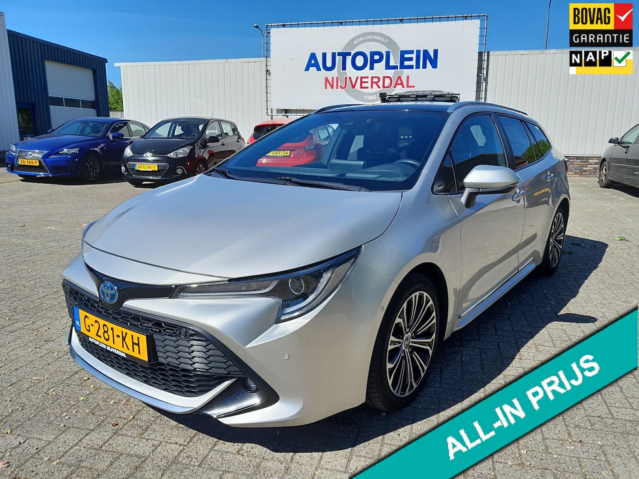 Toyota Corolla Touring Sports - 2.0 Hybrid Style mooie complete in Nederland nieuw geleverde Corolla met afneembare trekha - AutoWereld.nl