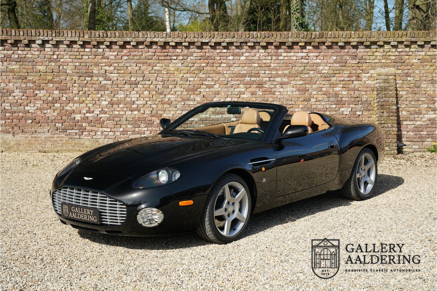 Aston Martin DB AR1 - Zagato "№ 27 of 99" Very rare and unique "Double Bubble" hardtop equipped, "Bowland Black" - AutoWereld.nl