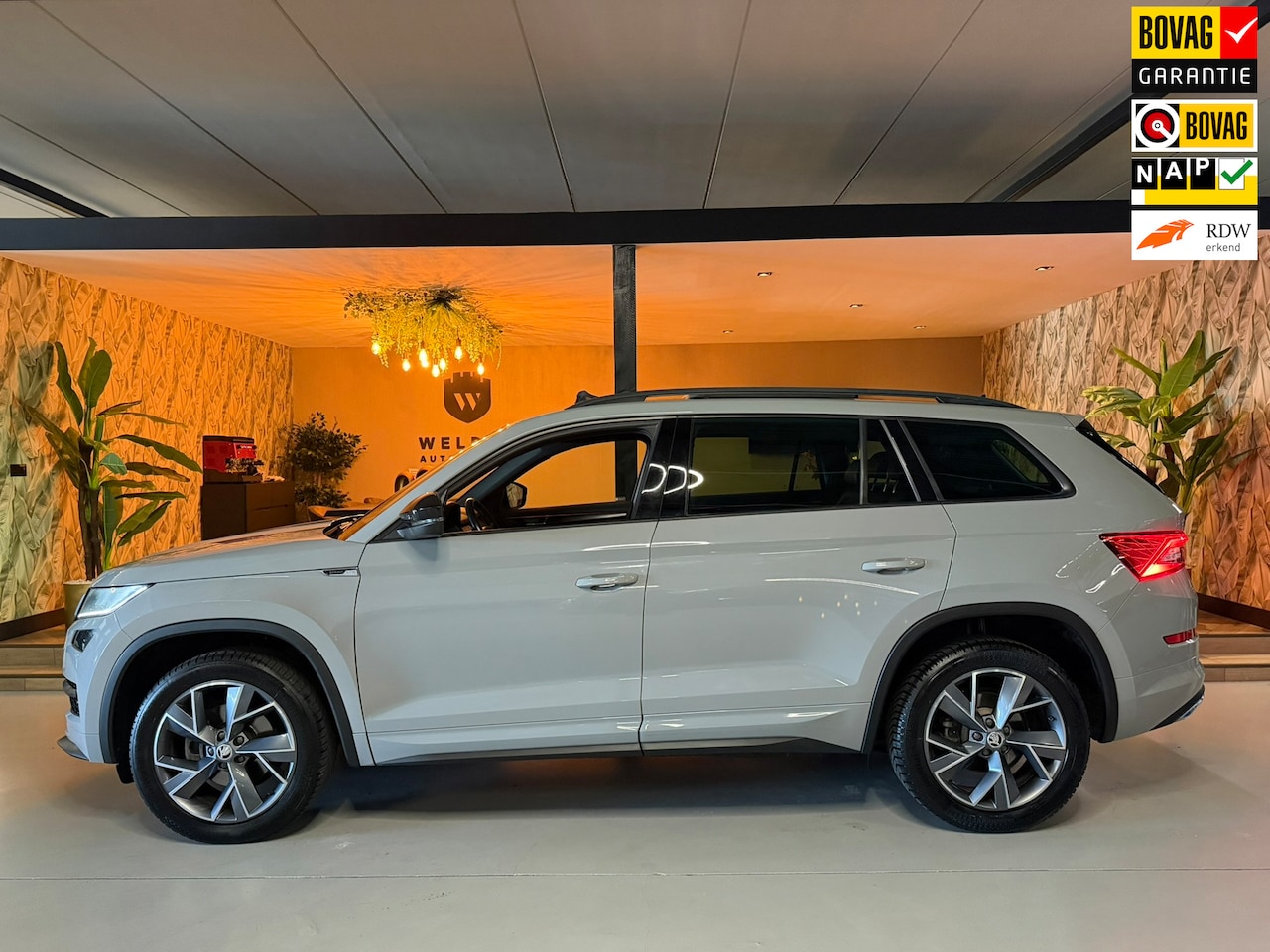 Skoda Kodiaq - 1.5 TSI Sportline Business 7p. NAP Garantie Pano Elek. Trekhaak Memory Carplay Camera Digi - AutoWereld.nl