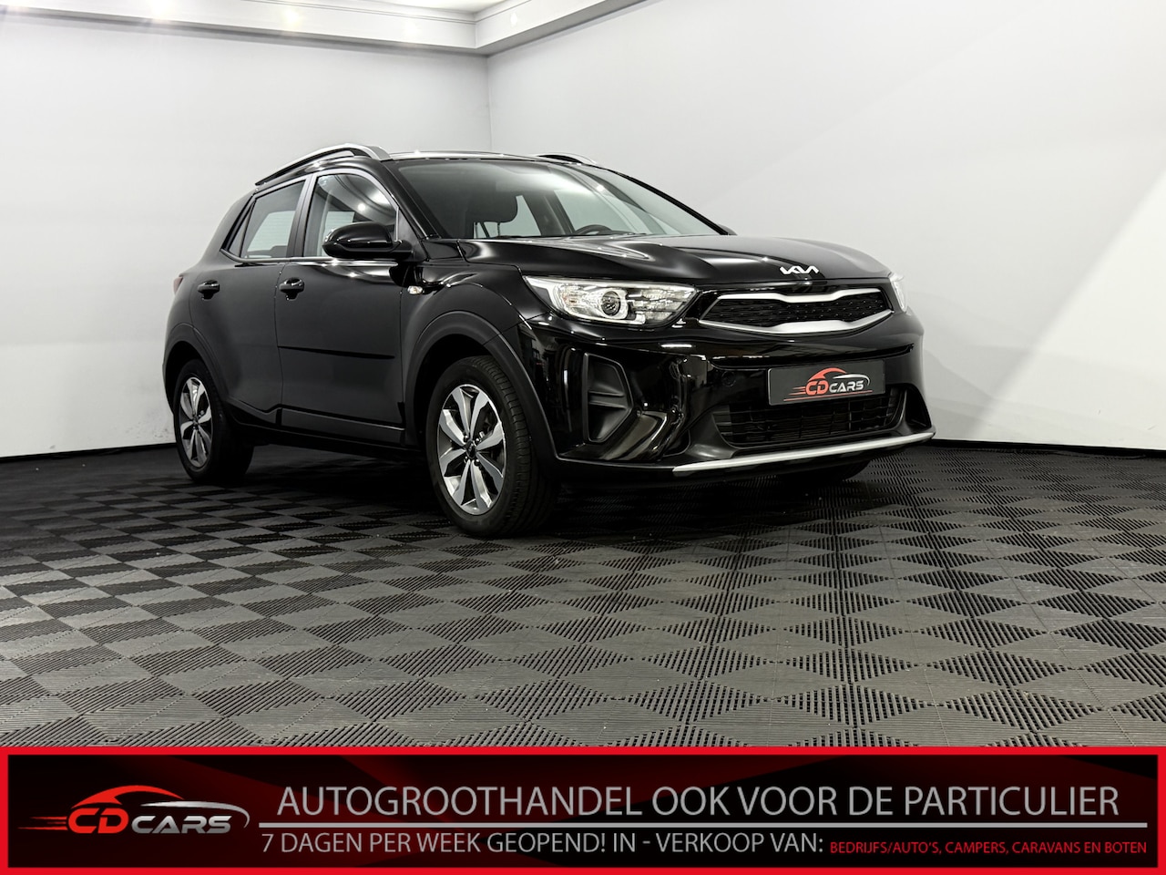 Kia Stonic - 1.2 MPi Design Edition Airco, Parkeersensoren, Apple carplay, A start stop, Cruise control - AutoWereld.nl