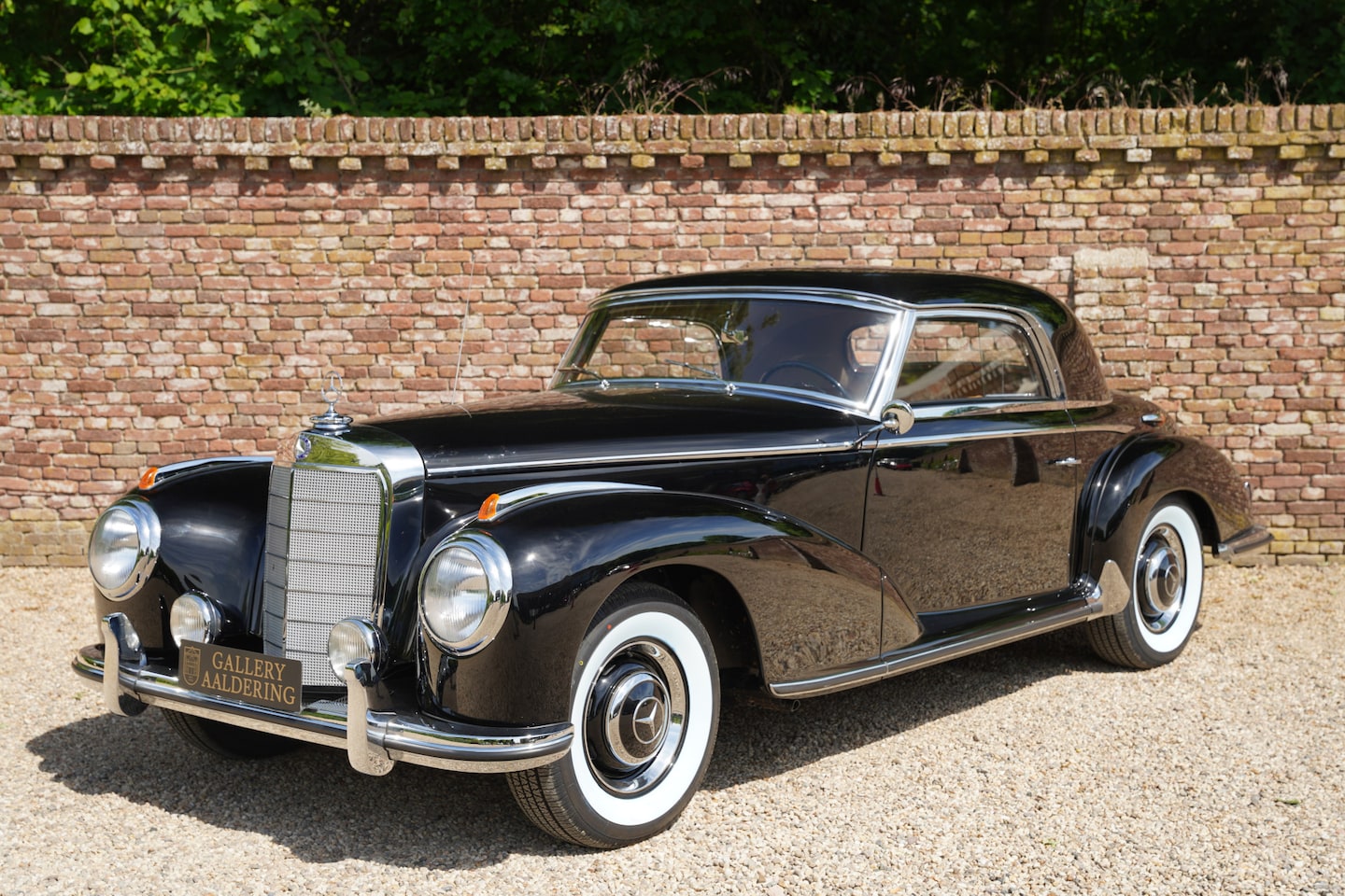 Mercedes-Benz 300-serie - 300S Coupe "Matching numbers" Expertly restored and rebuilt, Authentic color scheme "Schwa - AutoWereld.nl