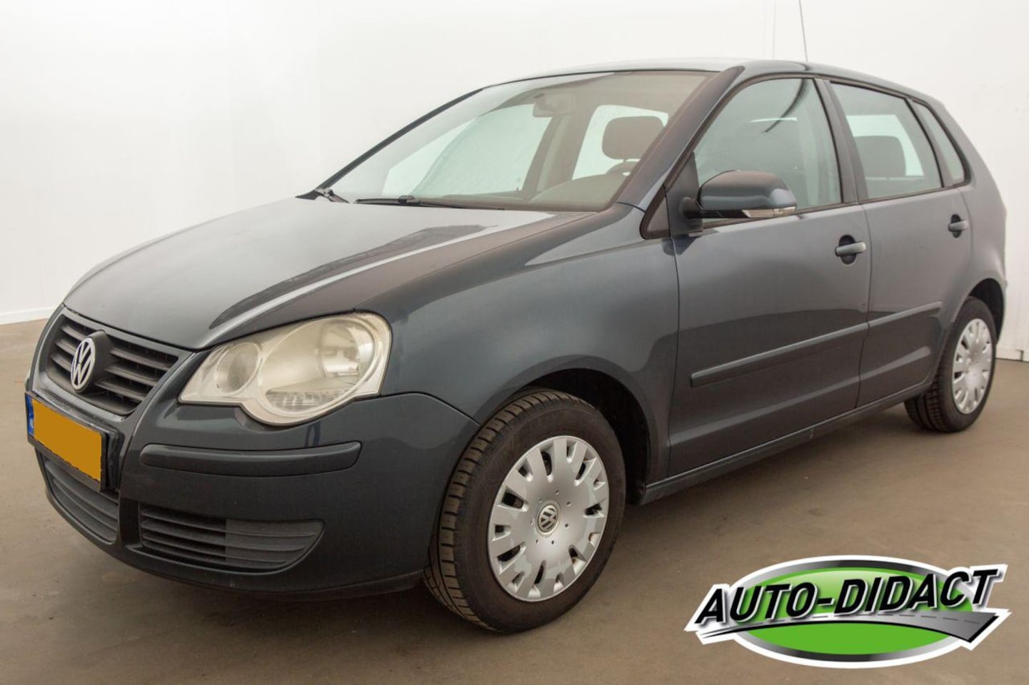 Volkswagen Polo - 1.2-12V Optive Airco - AutoWereld.nl